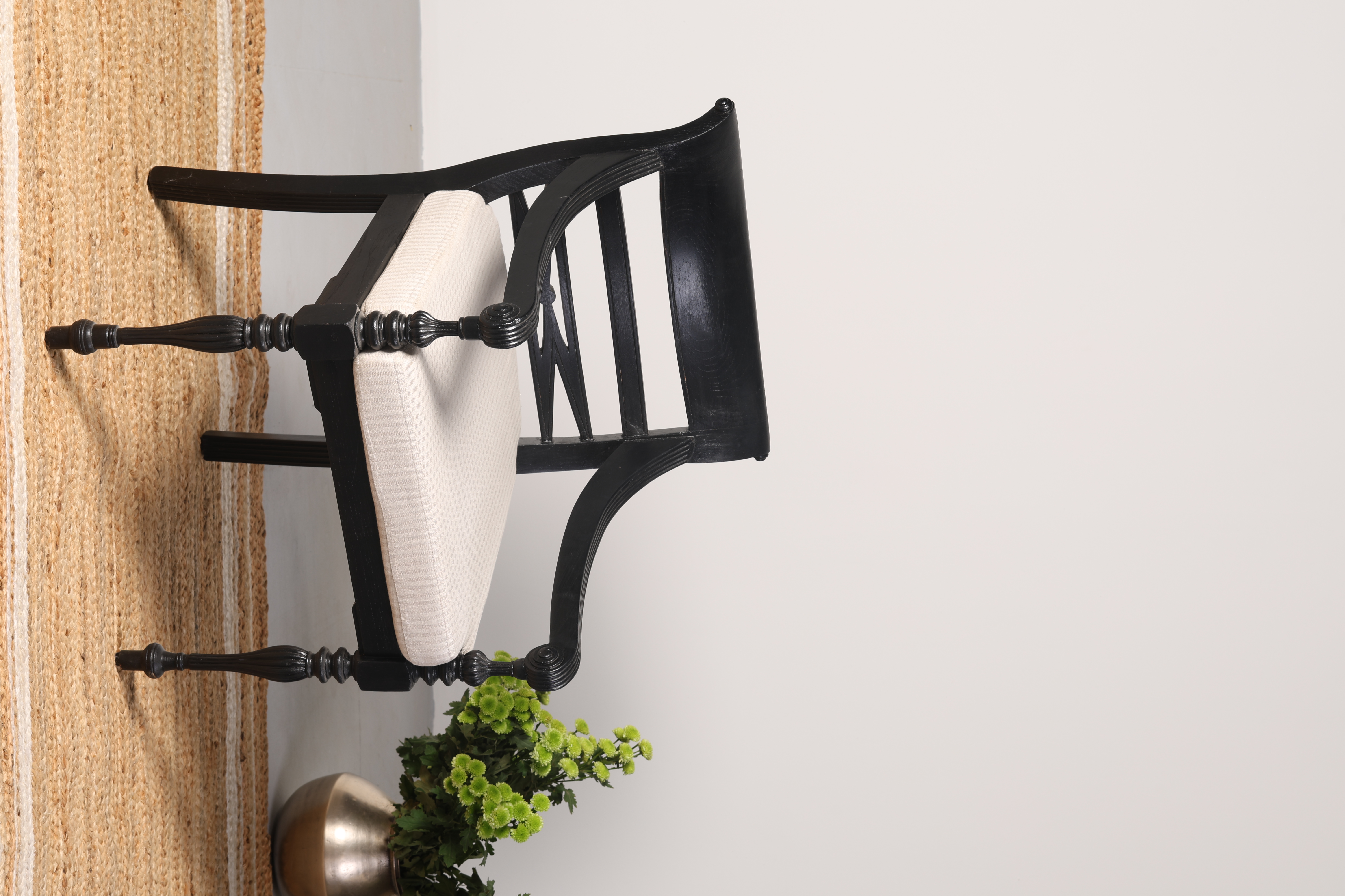 Nisith - The Carver Reading Chair